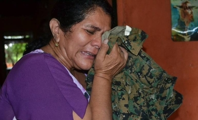HOY / Crueldad de EPP en día de  la madre: mamá de Edelio  implora que rompan el silencio