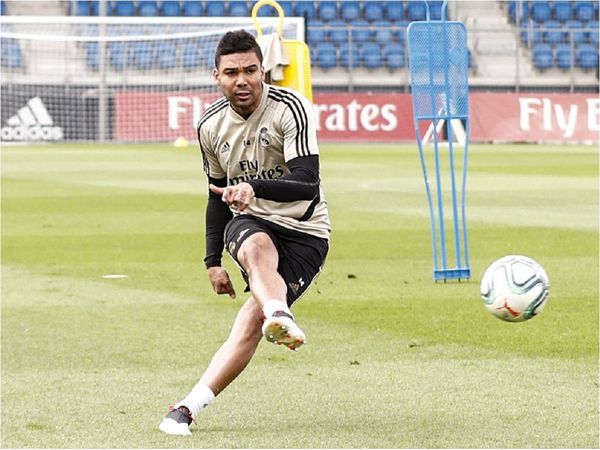 Zidane aumenta los ejercicios con balón en el quinto entrenamiento