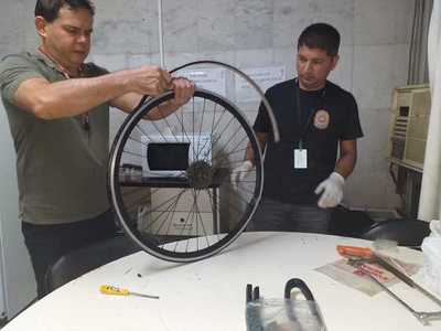 Pretendían enviar cocaína en ruedas de bicicletas y bolas de billar - Judiciales.net