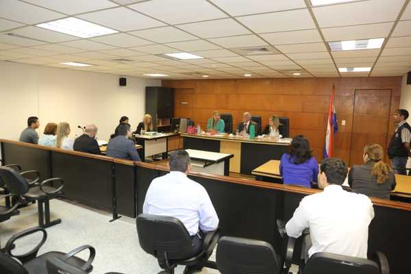 Posponen juicio oral de ex ministra de la SEN - Judiciales.net