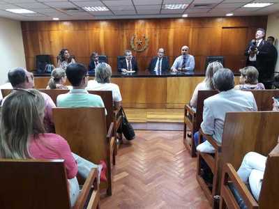 Suspenden movilización tras promesa de pago de bonificación - Judiciales.net