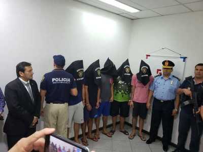 Cinco brasileños fueron expulsados del país - Judiciales.net