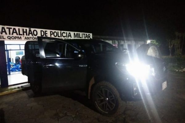 Camioneta con chapa paraguaya es abandonada con más de media tonelada de marihuana en Ponta Porã