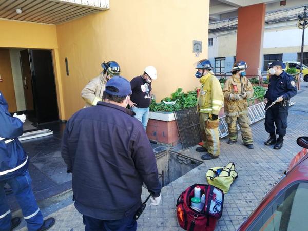 Hombre cae en registro subterráneo de alta tensión - ADN Paraguayo