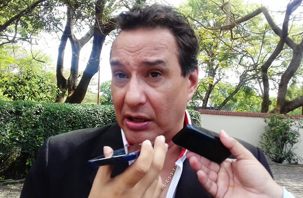 Hugo Javier: "Desmiento categóricamente. No hubo karaoke, no hubo discoteca, no hubo farra" » Ñanduti