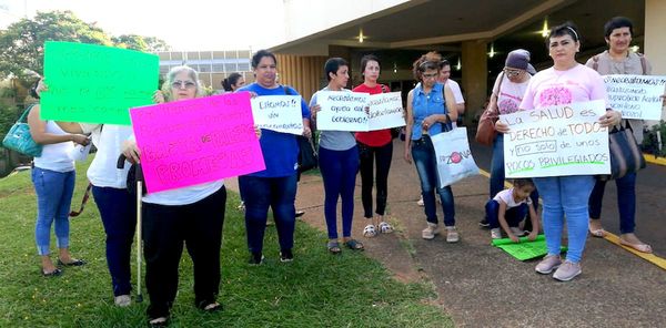 Pacientes con cáncer lamentan burocracia del Gobierno ante falta de medicamentos