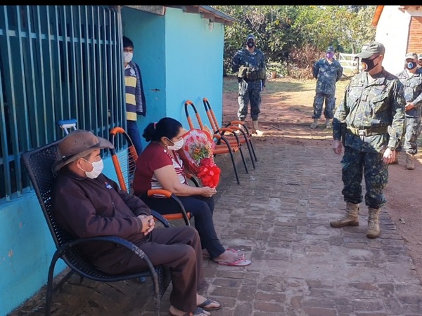 Visitan a doña Obdulia en Día de la madre | Radio Regional 660 AM