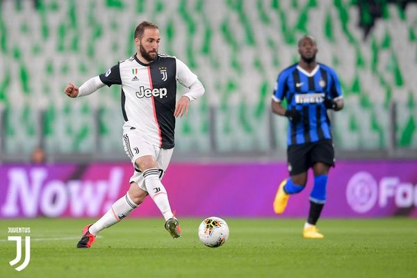 Higuaín ya está de vuelta en Turín - Fútbol - ABC Color