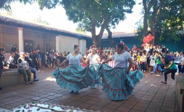 HOY / Bailes, cantos y elección de misses en el Día de la Madre de las mujeres privadas de libertad
