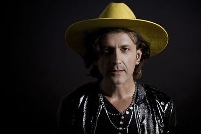 Coti adelanta parte de su nuevo disco con “Por ahí” - Música - ABC Color
