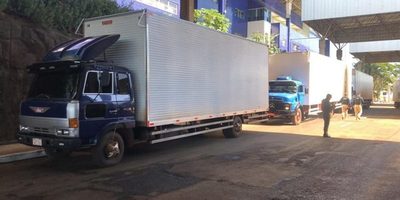 Decomisan MERCADERÍAS enviadas de CONTRABANDO por COMERCIANTES de CDE