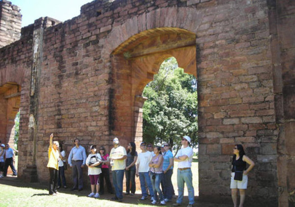 Unas 500 familias pertenecientes al sector del turismo se vieron afectadas durante la crisis » Ñanduti