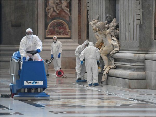 La basílica de San Pedro, sometida a una inédita desinfección para su reapertura