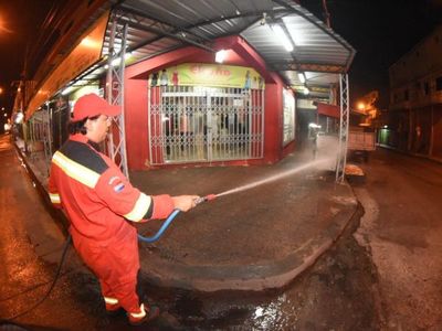 Rociar las calles con desinfectante es peligroso y poco eficaz, según OMS