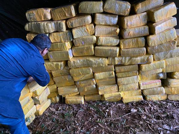 Incautan 1045 kilos de supuesta marihuana prensada en Canindeyú » Ñanduti