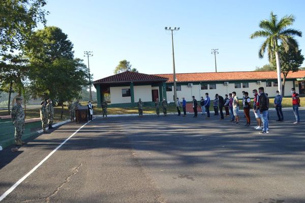 Compatriotas del Comando de Ingeniería dejan albergue con análisis negativos tras hacer cuarentena - Nacionales - ABC Color