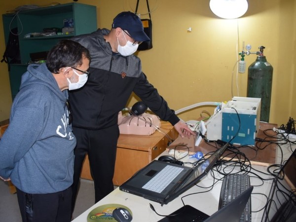 Técnicos avanzan en la fabricación de un prototipo de respirador