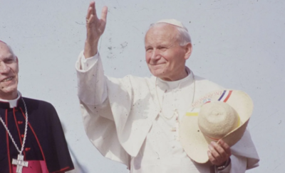 HOY / Se cumplen 32 años de una histórica visita del Papa Juan Pablo II