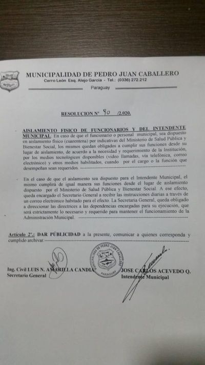 Para evitar que se sienten en su “silla”, intendente emite insólita resolución