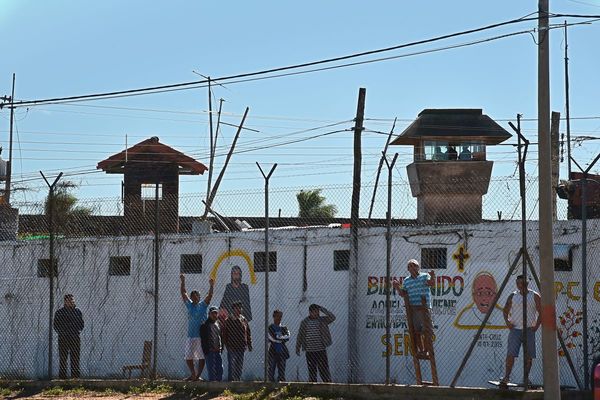 Detectado un brote de Covid-19 en la cárcel más superpoblada de Bolivia