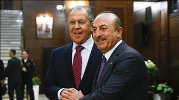 Rusia y Turquía tratan de definir sus zonas de influencia en Siria ante el vacío dejado por EE.UU. - Campo 9 Noticias