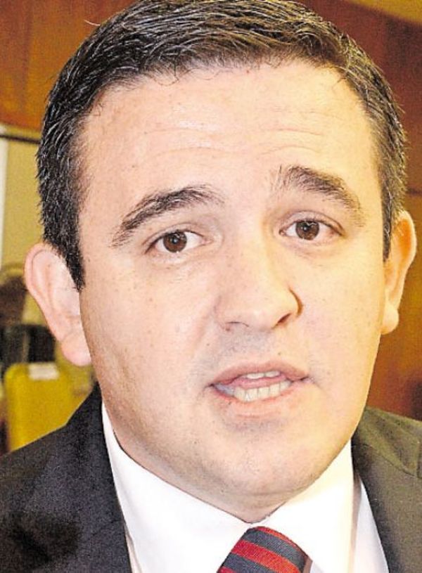 División de posturas “salvaría” a Petta - Política - ABC Color