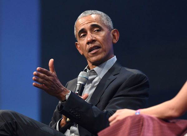 Ex presidente Obama lanza indirecta a Donald Trump