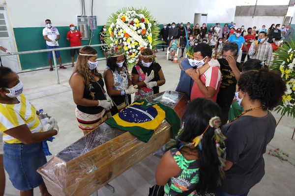 Brasil supera las 15.000 muertes