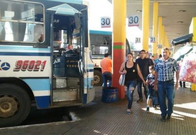 Reanudarán servicios de transporte de pasajeros con restricciones