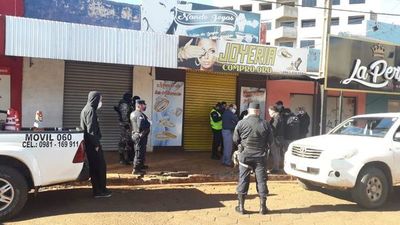 Infructuosos allanamientos en busca de joyas robadas en Hernandarias - ABC en el Este - ABC Color
