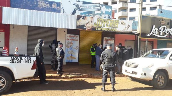 Infructuosos allanamientos en busca de joyas robadas en Hernandarias - ABC en el Este - ABC Color