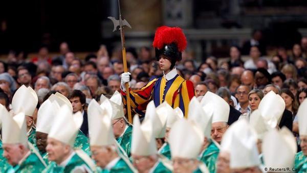 Sínodo aprueba ordenar sacerdotes casados en la Amazonía