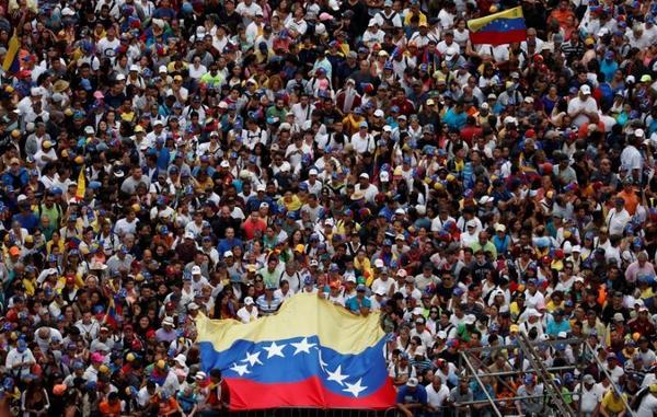 Líder del Congreso opositor se autoproclama presidente interino de Venezuela, EEUU lo reconoce - Campo 9 Noticias