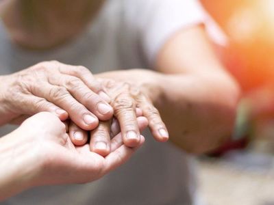 Hallan enzima para reparar el daño del ADN relacionado con la edad