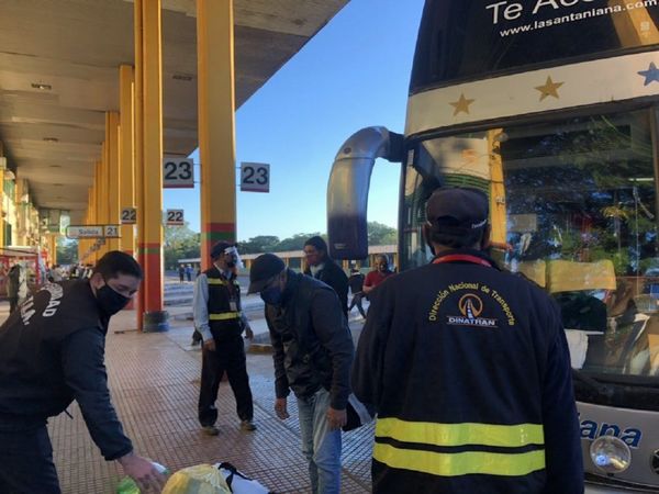 Salud advierte que habilitación de viajes largos no es para ir de paseo