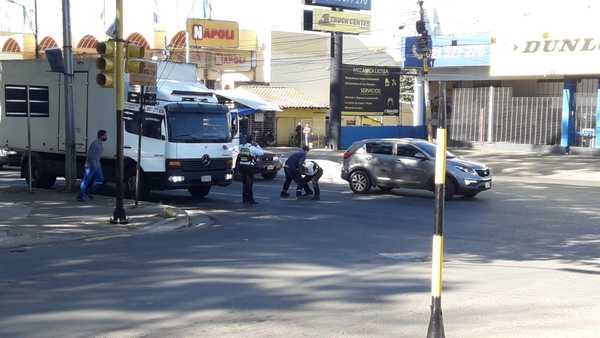 Denunciarán a conductor que forcejeó con PMT » San Lorenzo PY