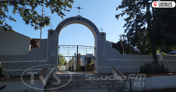 Cementerio de Encarnación recibe visitas de acuerdo a inicial de apellido