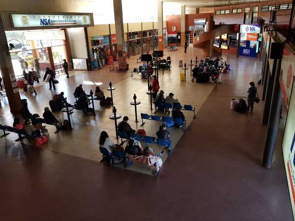 Importante cantidad de pasajeros en la Terminal de Ómnibus de Ciudad del Este