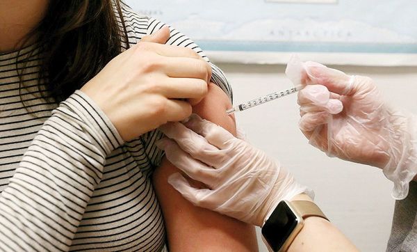 Instan a vacunarse contra el sarampión tras nuevo brote en la región