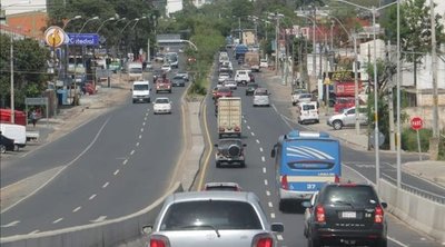 Vehículos podrán circular con hasta 4 personas a bordo | Noticias Paraguay