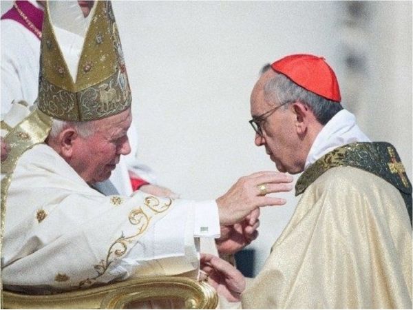 Francisco: Juan Pablo II fue "un regalo" para la Iglesia y para Polonia