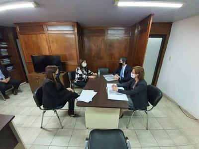 Caso Insumos: Fiscalía se constituyó en Dinavisa - Judiciales.net