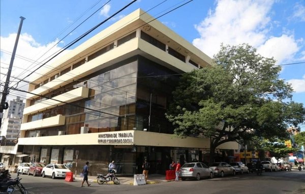 Habilitan bolsa de trabajo para compatriotas que llegan del extranjero | Noticias Paraguay
