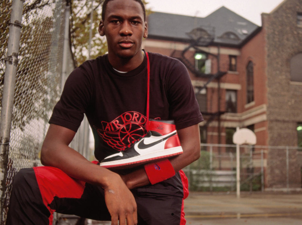 La Nike Air de Michael Jordan se vende por medio millón de dólares