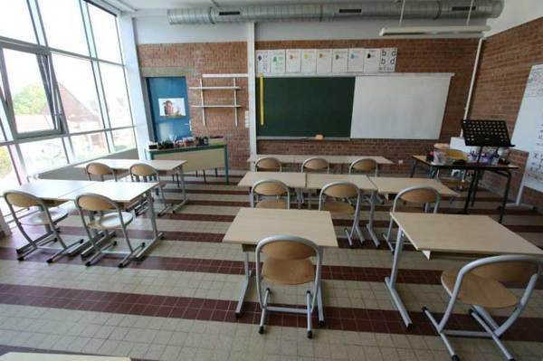 Francia cierra unas 70 escuelas por detección de casos de Covid-19 - Megacadena — Últimas Noticias de Paraguay