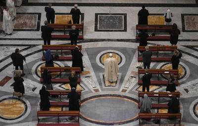 Vaticano vuelve a realizar misa con fieles luego de dos meses