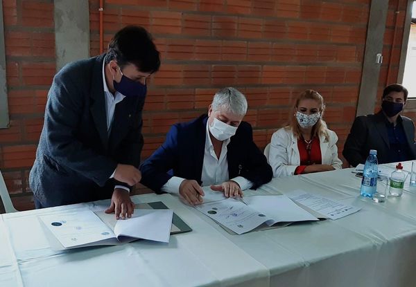 En Caazapá firman convenio para instalar empresas extranjeras tras pandemia