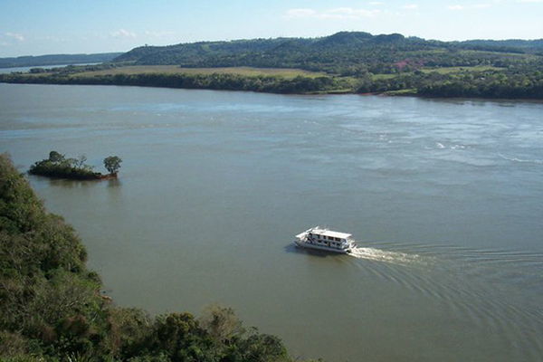 Este martes reinicia la navegación por el río Paraná » Ñanduti