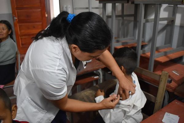Isleños quedaron excluidos de la inmunización contra la influenza  - Nacionales - ABC Color