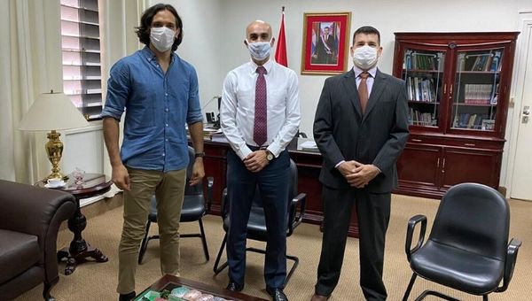 Con US$ 15 millones de inversión buscan abastecer demanda de mascarillas (en el grupo están Roque Santa Cruz y Ricardo Tavarelli)